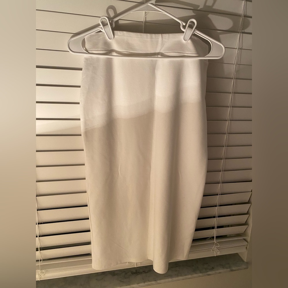 Forever 21 Midi body-con white skirt